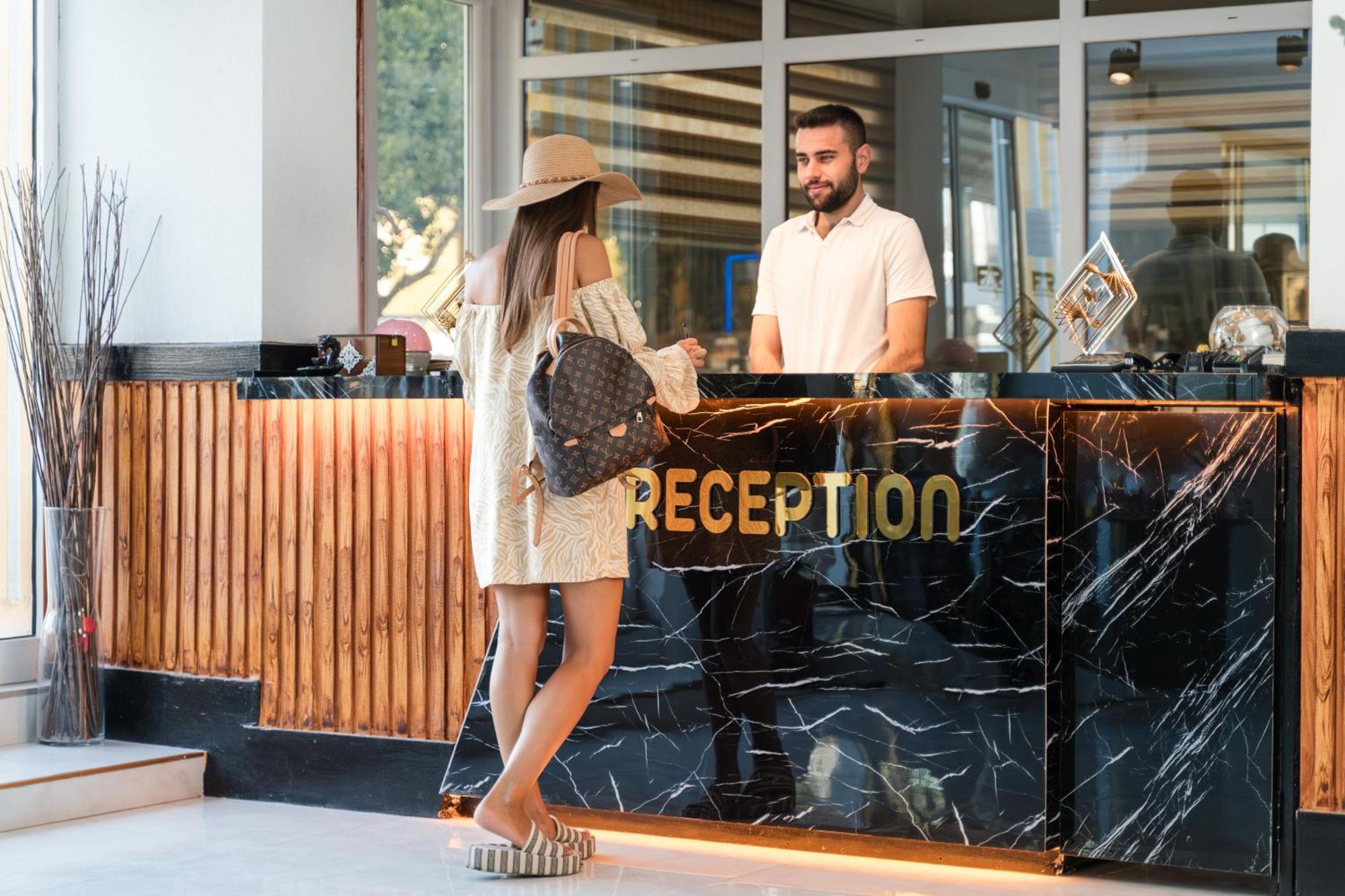 Far Life Hotel Antalya Exteriör bild
